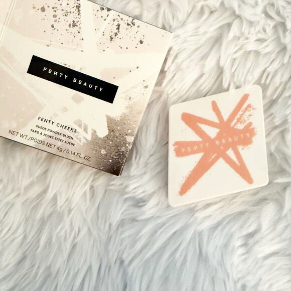 FENTY | Rhianna Cheeks Matte Suede Powder Blush | "Sundress SZN" Peachy Pink - Picture 7 of 9